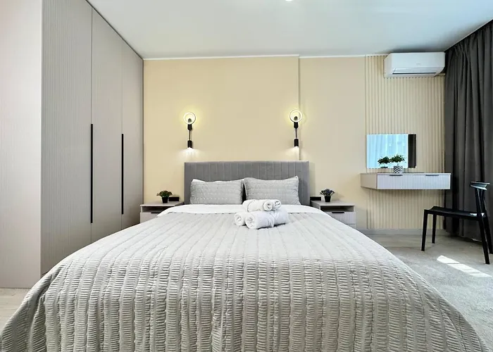 2 Room Apartment 4 You, Flat 184